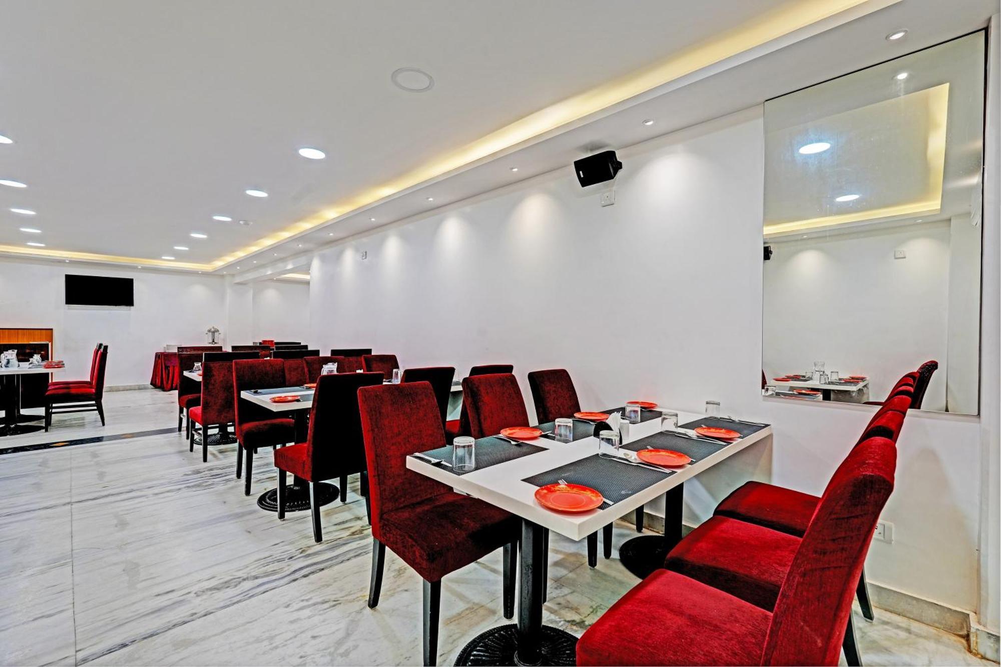 Hotel Hight Krone A Family Hotel Near Igi Airport Delhi New Delhi Exterior foto
