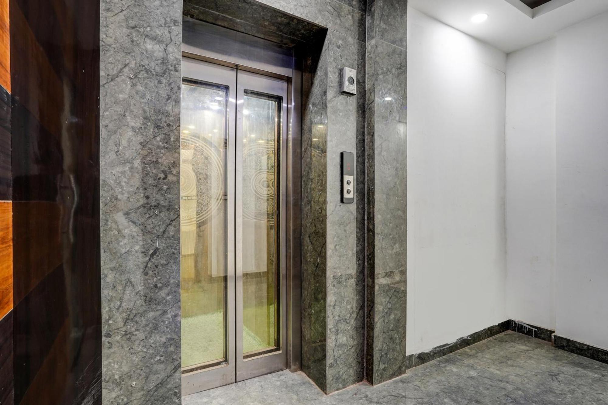 Hotel Hight Krone A Family Hotel Near Igi Airport Delhi New Delhi Exterior foto