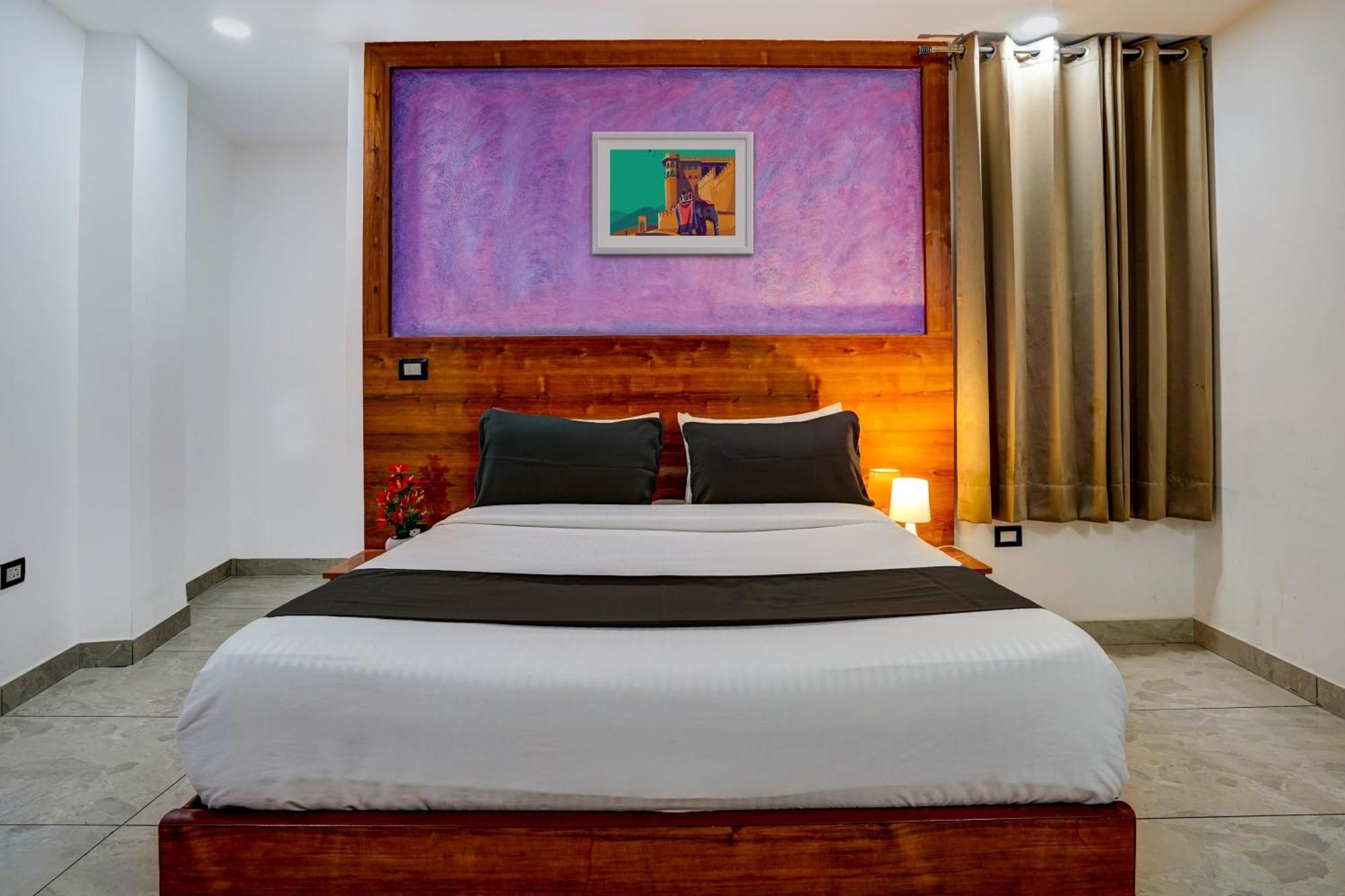 Hotel Hight Krone A Family Hotel Near Igi Airport Delhi New Delhi Exterior foto
